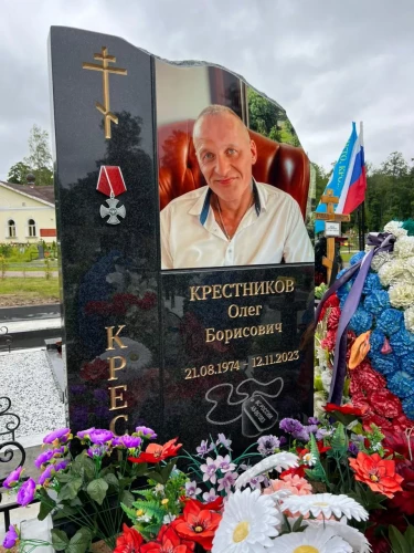 Памятники с полноформальным фото